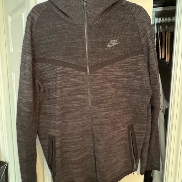 2 Nike Tech Knit Sweatshirts Size M - Picture 3 of 4
